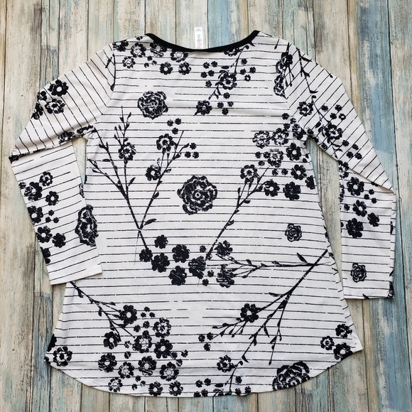 LulaRoe Top! - Picture 2 of 6